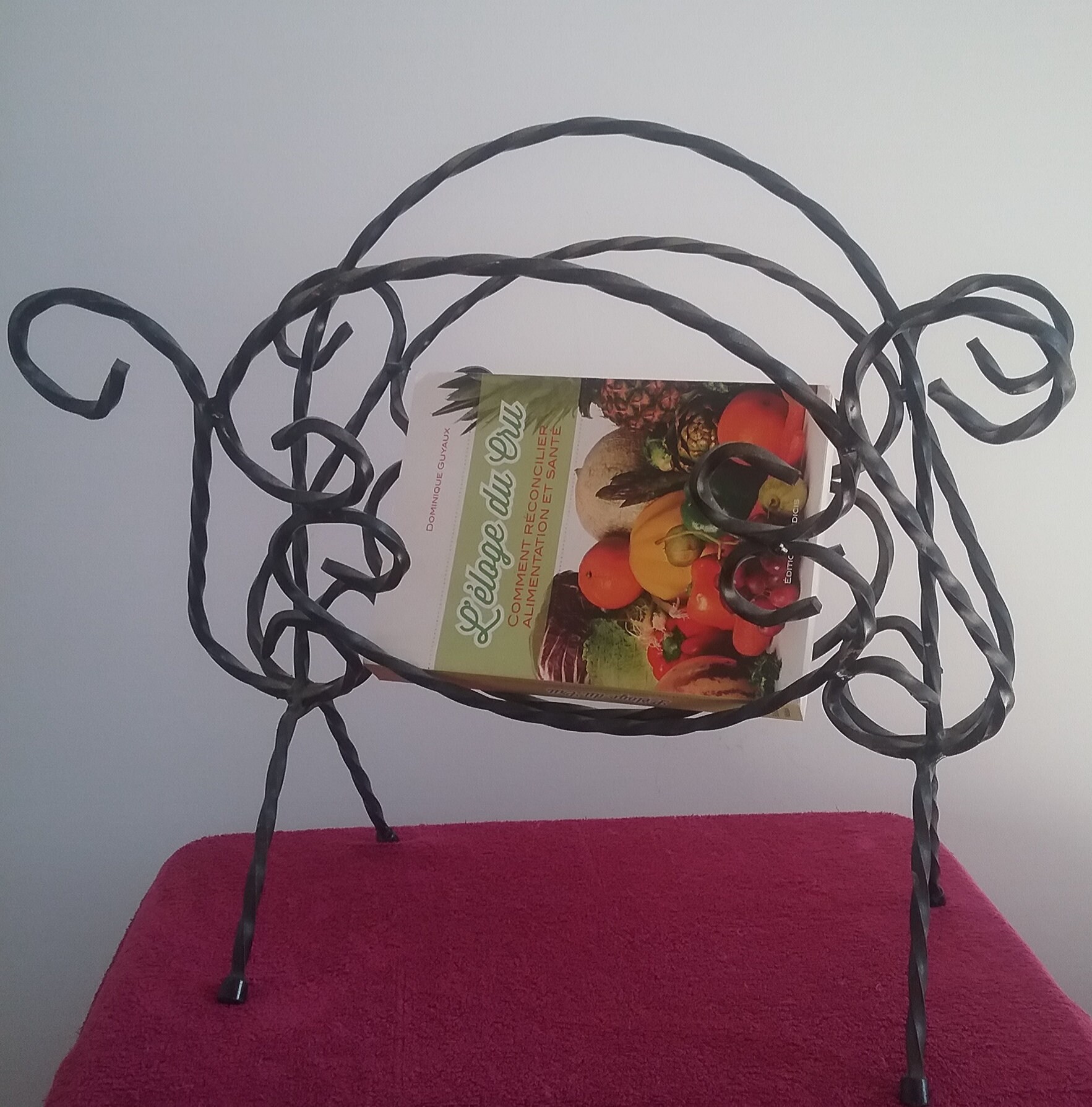 Porte Revues en Fer Forgé - Vintage -