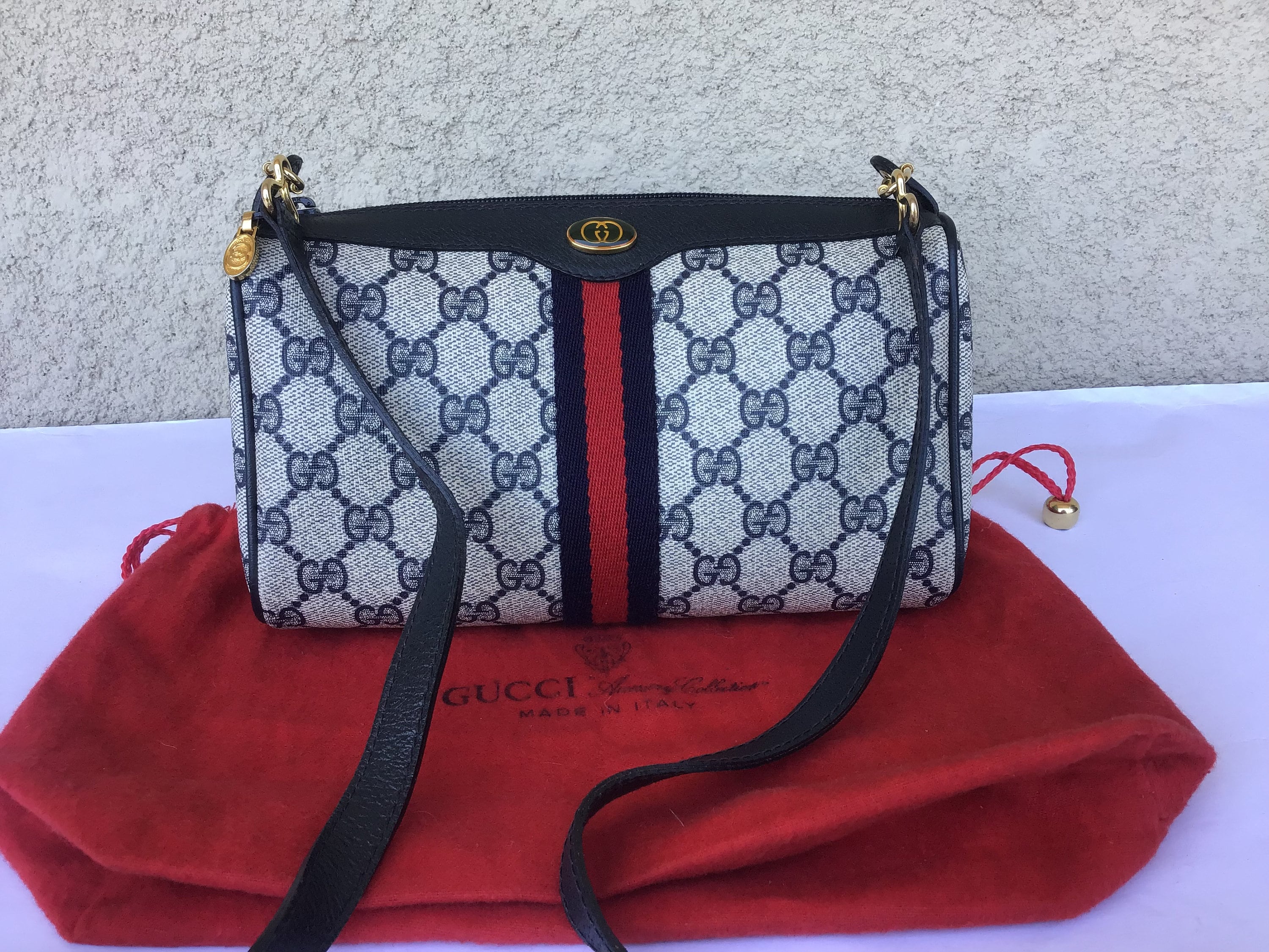 Gucci Vintage Navy Monogram Bag – Dina C's Fab and Funky Consignment  Boutique