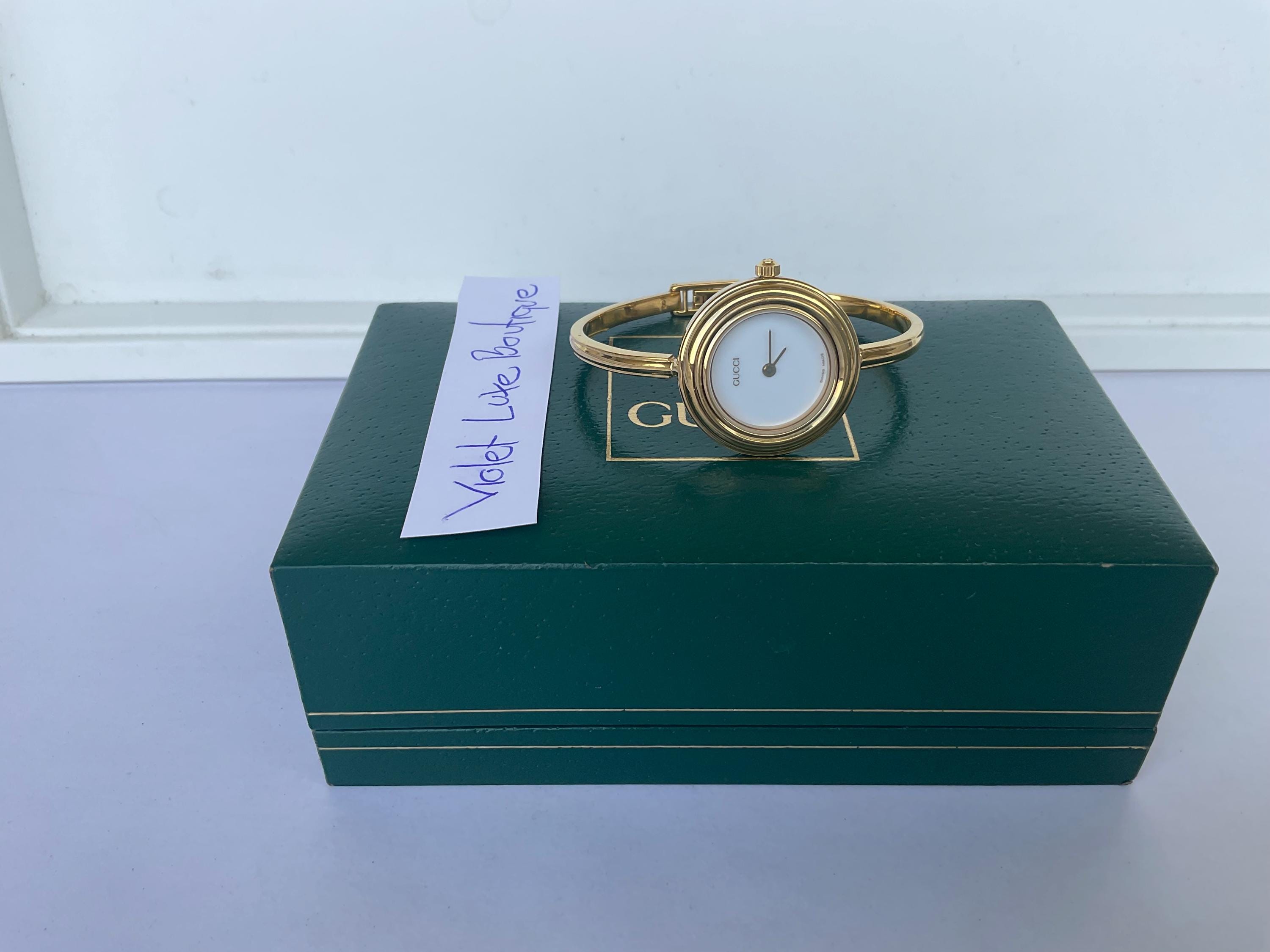 Vintage Gucci 11/12.2 Change Bezel Watch Gold Tone Petite 6