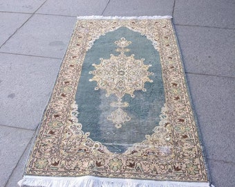 Small Vintage Oushak Rug: Beige & Blue Faded Bohemian Turkish Rug (4.75x2.8ft)