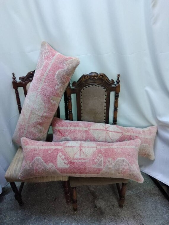 Rug and pillow shop set