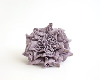 Spilla fiore in pelle realizzato artigianalmente, diametro 10 cm