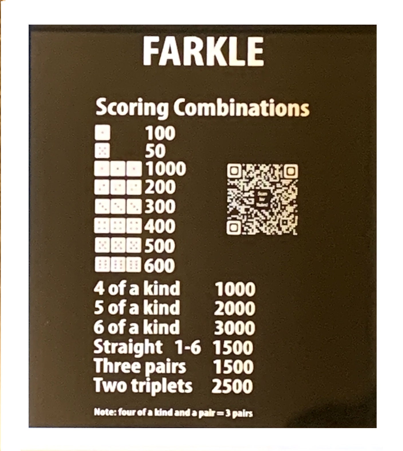 Plateau à Dés En Bois Pour Jeu Farkle | Avec 6 Dés Inclus | Gravure Professionnelle | Pour Soirées Jeux, Famille, Amis