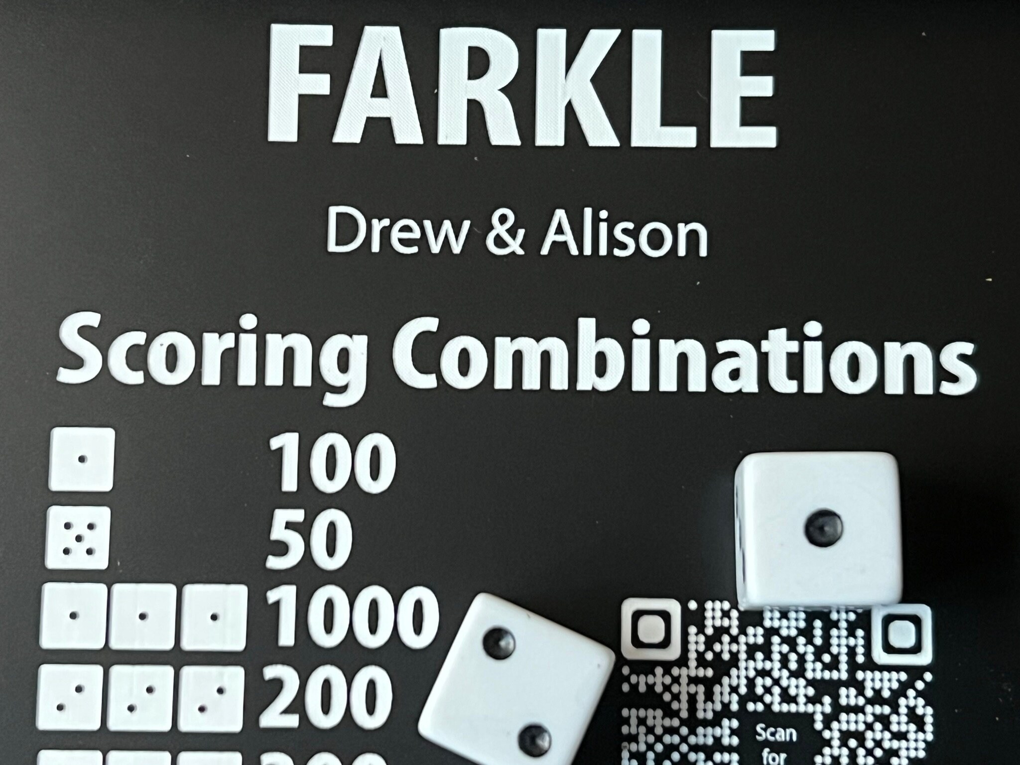 Vassoio per Dadi Farkle in Legno Set, Gioco di Dadi Classico Farkle con Vassoio da 30cm 6 Dadi Pearl 1 Blocco Segnapunti e 4 Pennarelli Supporto per il Classico Gioco di Famiglia