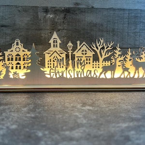 Weihnachtsdorf Stand mit Bäume und Rentier, Weihnachtsdorf, Rentier