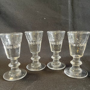 Vintage Cordial/Aperitif Glasses Set of 4