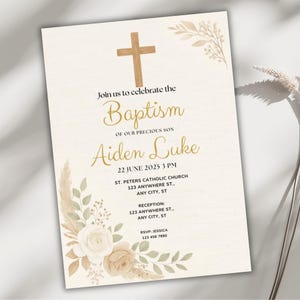 Faire-part de baptême rustique, modèle de carte Evite en toile florale neutre, baptême bohème modifiable, imprimable, faire-part de cérémonie de la croix en bois