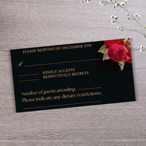 Biglietto di risposta per matrimonio con rosa rossa, elegante biglietto di risposta floreale bordeaux, modello Canva modificabile e stampabile, inserto RSVP con download immediato