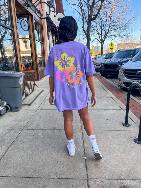 Hibiscus Shirt Comfort Colors Coconut Girl Clothes Surfer Girl Hibiscus Flower 2000s Shirt Trendy Beachy Shirts Y2K Tee Top Selling Shirts