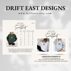 K&ouml;nnte beinhalten: Bild mit einer Gr&ouml;&szlig;entabelle und einem Gr&ouml;&szlig;enratgeber f&uuml;r Gildan 18000 Sweatshirts. Die Tabelle enth&auml;lt Ma&szlig;e in Zoll f&uuml;r die Gr&ouml;&szlig;en S bis 5XL. Die Website www.drifteast.etsy.com wird ebenfalls angezeigt.
