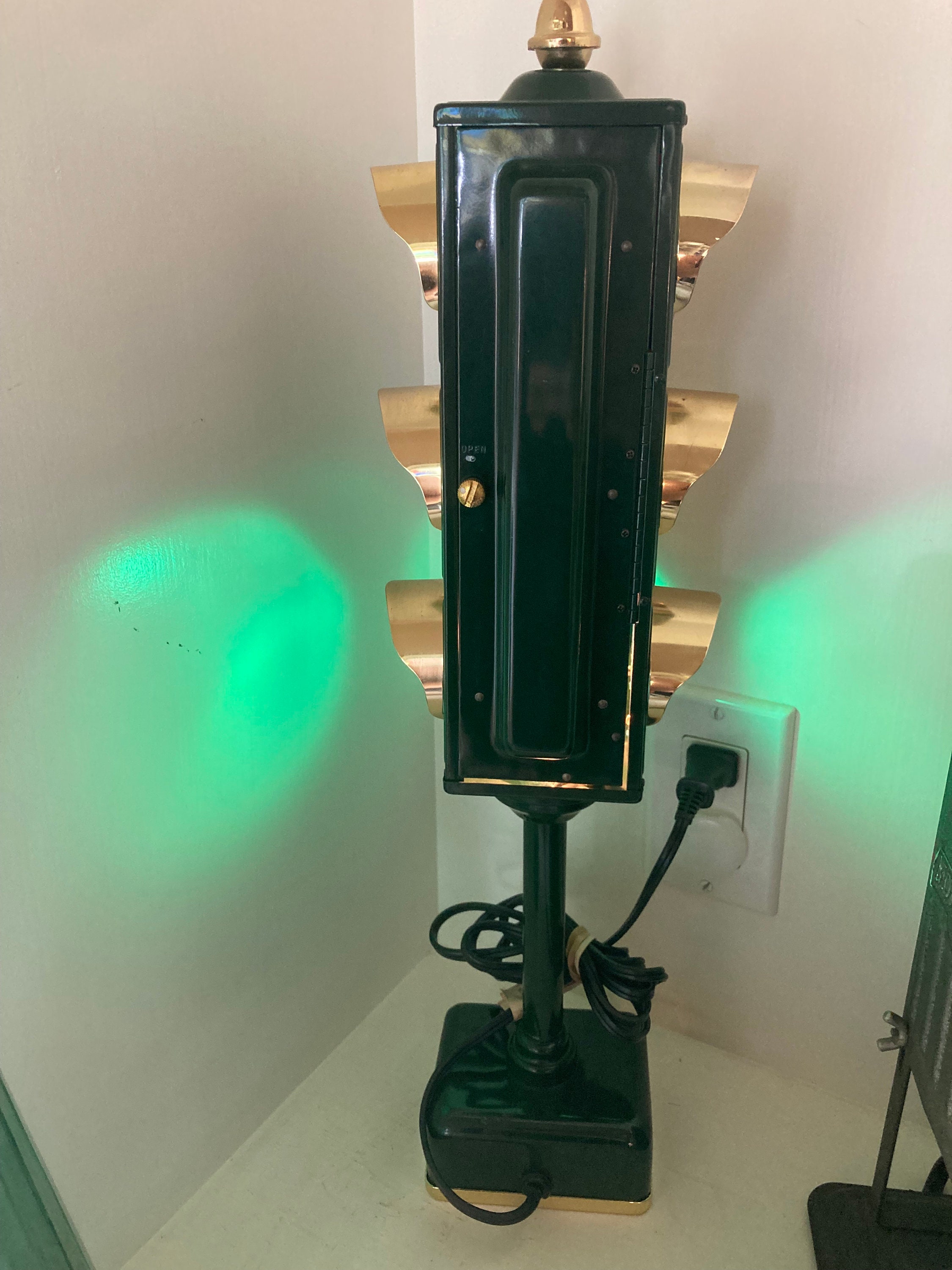 Vintage Traffic Light Bar Lamp Stoplight Lamp Last Call Bar Closed Bar