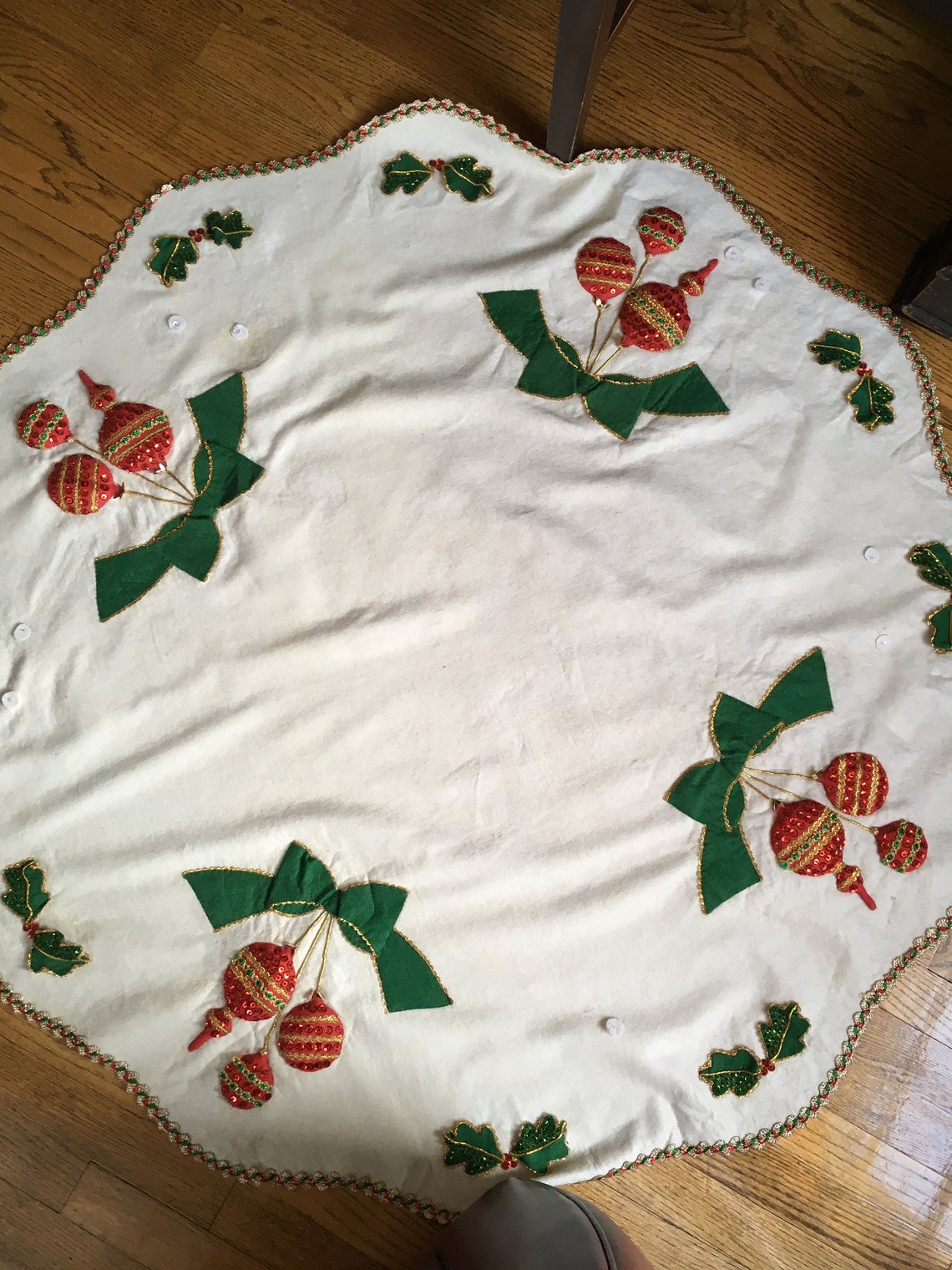 Retro Tree Skirt 