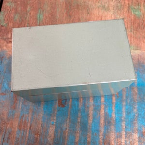 Vintage recipe tin note card storage | Ohio Arts Co. retro recipe box