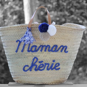 Panier en osier taille moyenne à personnaliser (broderie cousue à la main et non collée)