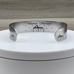 Bracelet manchette Jail / FB Jail, cadeau personnalisé, message caché