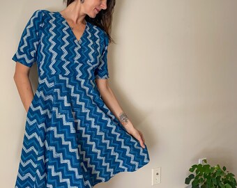 Indigo Block Print Baumwollkleid: V-Ausschnitt Kurta