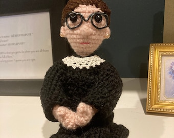 Muñeca de Ruth Bader Ginsburg