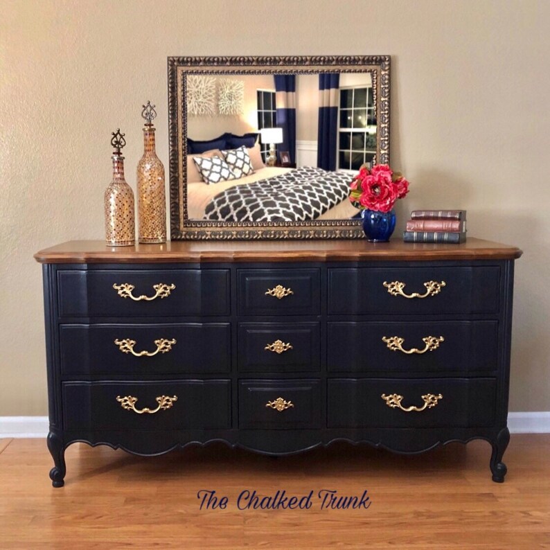 Thomasville 9 Drawer French Provincial Dresser