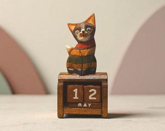 Calendario da tavolo in legno fatto a mano a forma di gatto: blocchi perpetui dipinti a mano