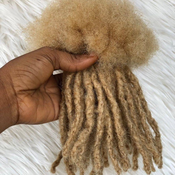 Blonde Anwi Textured locs in sizes 0.6cm (pencil size) and 0.7cm 50loc bundles