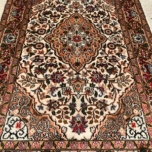 Size: 2x3 ft. Handmade kashmir silk carpet image 3