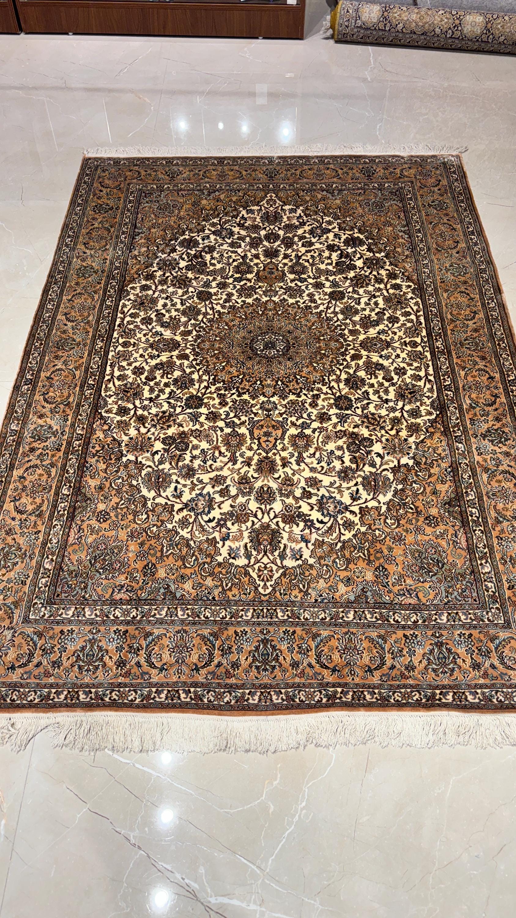 42万ノット 手織りシルク絨毯 ペルシャ絨毯デザイン カシャーン カシミール 42万ノット 手織りシルク絨毯 ペルシャ絨毯デザイン カシャーン