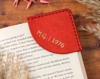 Corner Bookmark – Leather Gift for Reader