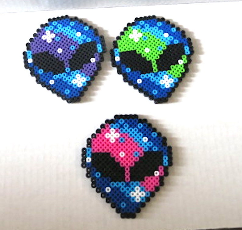 Perler Beads 3 Alien Heads Keychain or Magnets - Etsy