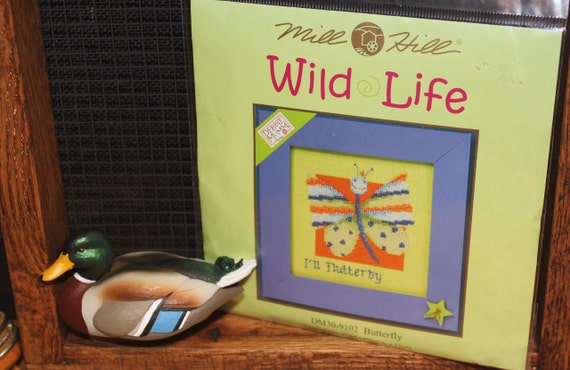 Butterfly Button /& Beads Mill Hill Kit by Debbie Mumm SALE