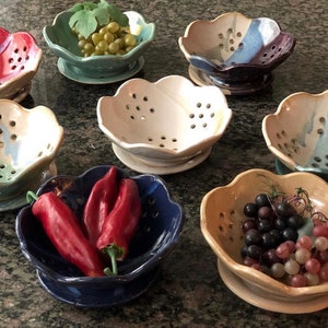 Ceramic Berry Bowl with detached plate