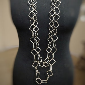 Square link necklace