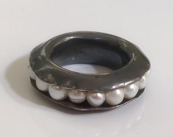 Unique silver ring with pearls