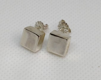 Minimalist geometric earrings