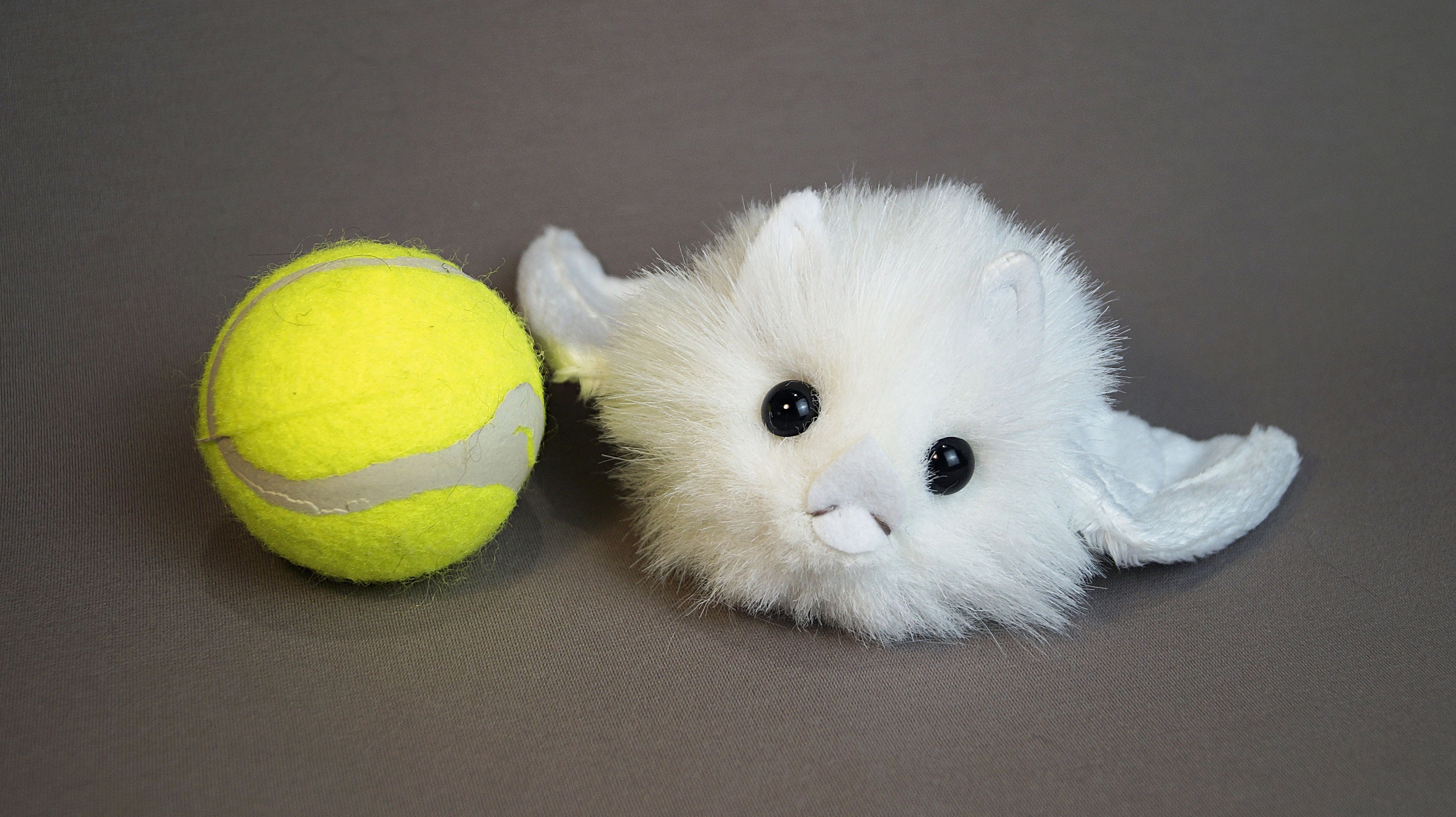 人気作家　コボリサヤカ　作家　ぬいぐるみ　アルビノコウモリ　限定品　アーティスト コウモリのぬいぐるみ、アルビノコウモリ、ぬいぐるみ - Etsy 日本