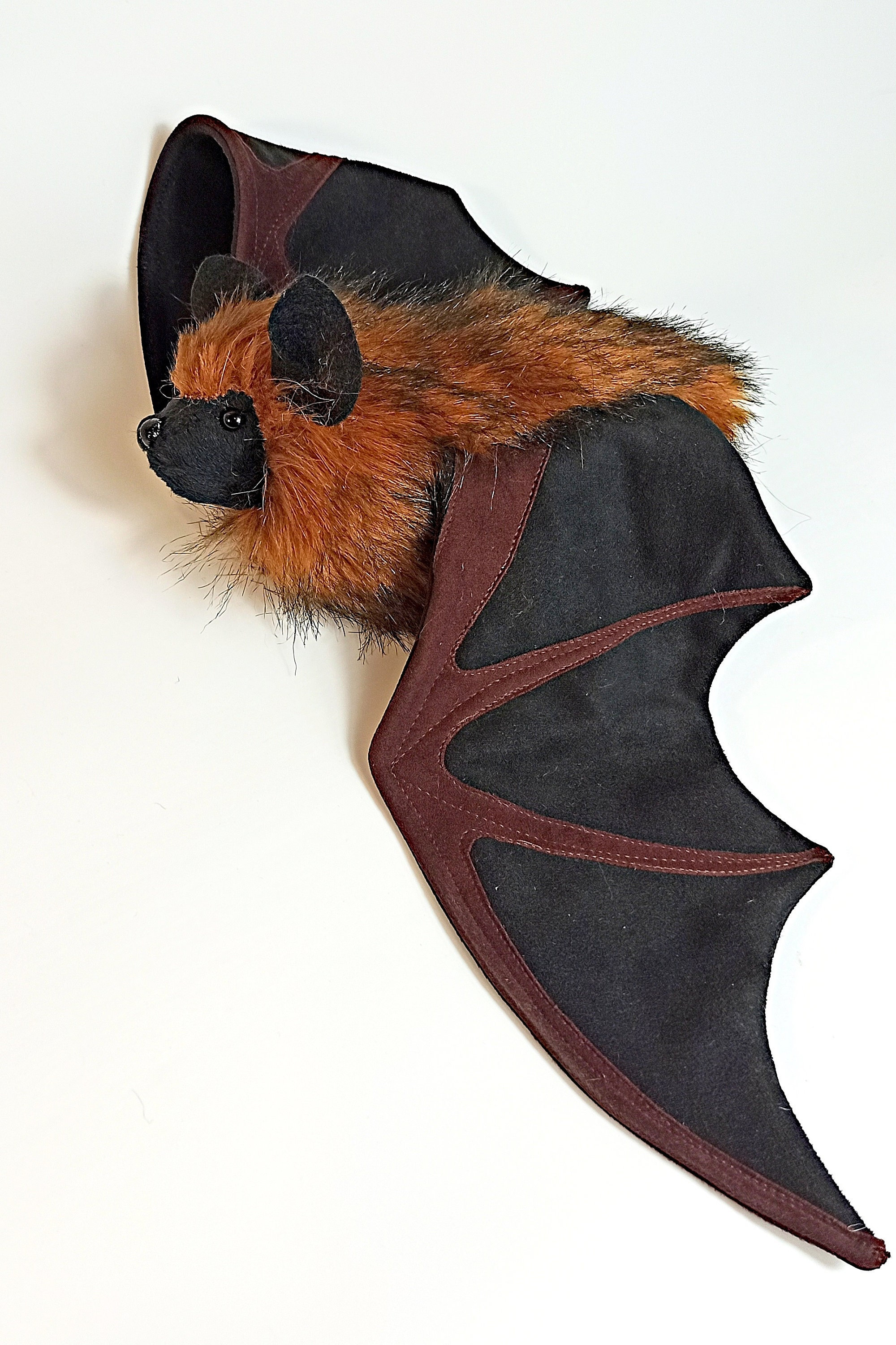 リアルな大きな茶色のコウモリのぬいぐるみ：フェイクファーの