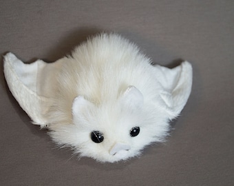 コウモリのぬいぐるみ、かわいいアルビノコウモリ、ぬいぐるみ - Etsy 日本