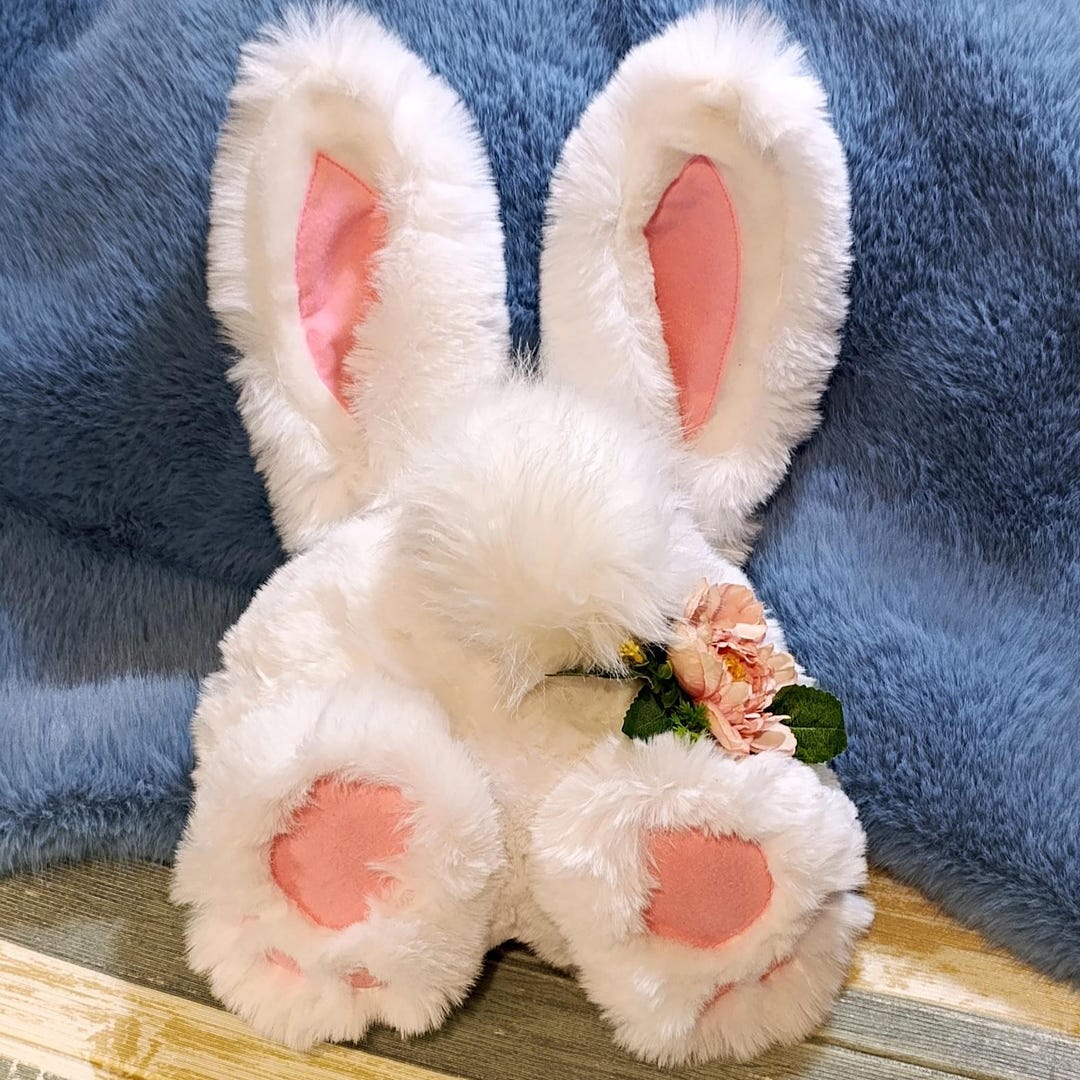 Adorable chapeau de lapin en peluche blanche Lolita à oreilles tombantes