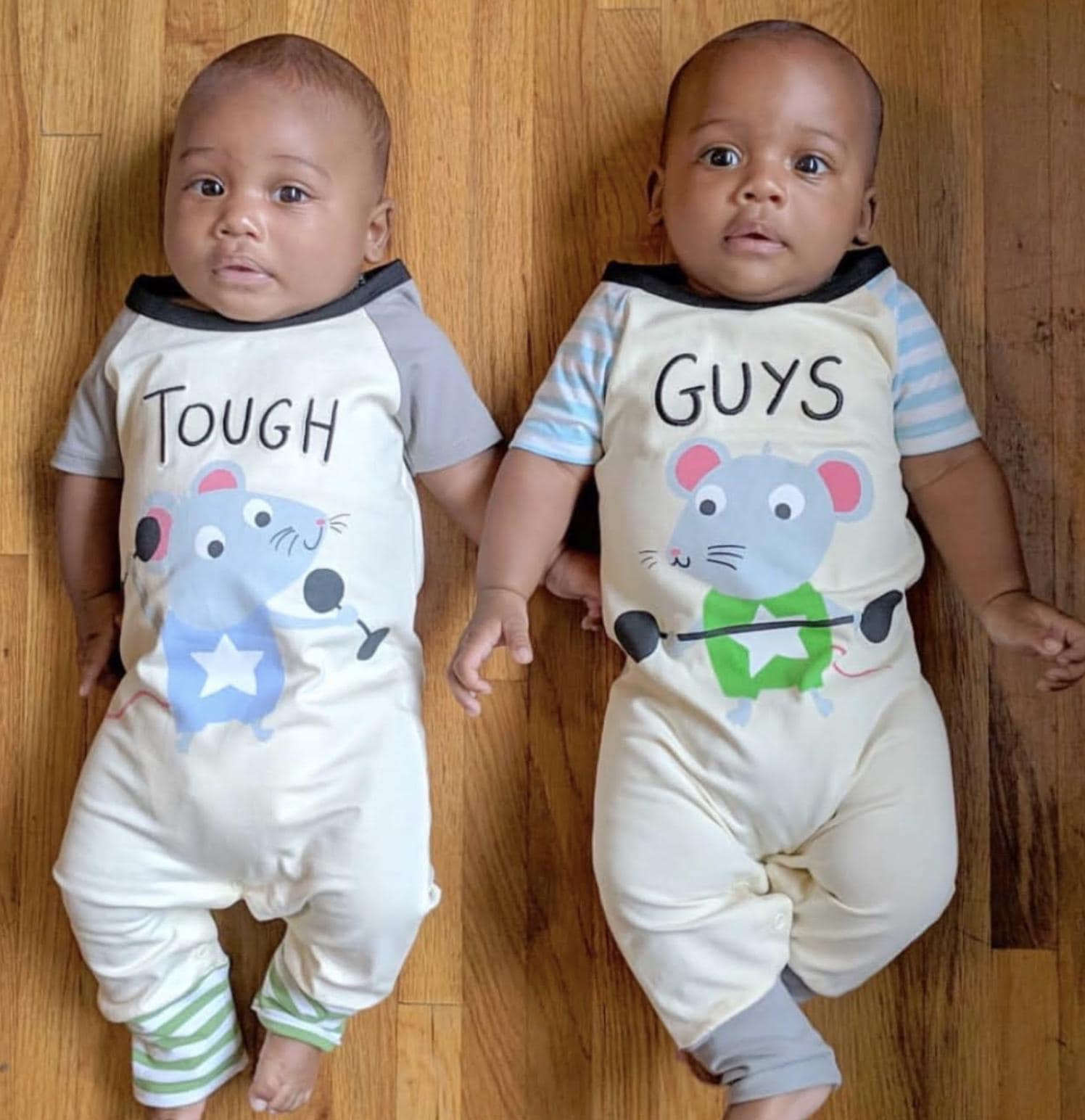 Primera Puesta Bebe Recien Nacido Bodis Para Gemelos Divertidos