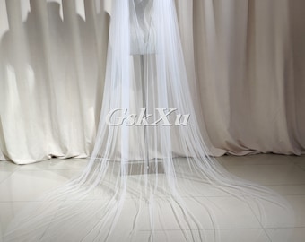 Weicher Brautschleier, schlichter Tüll-Umhang, Schulterschleier in Weiß, Off-White, Elfenbein