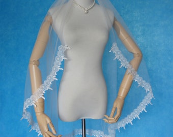 Ivory lace edge bridal veil one layer fingertip length wedding veil