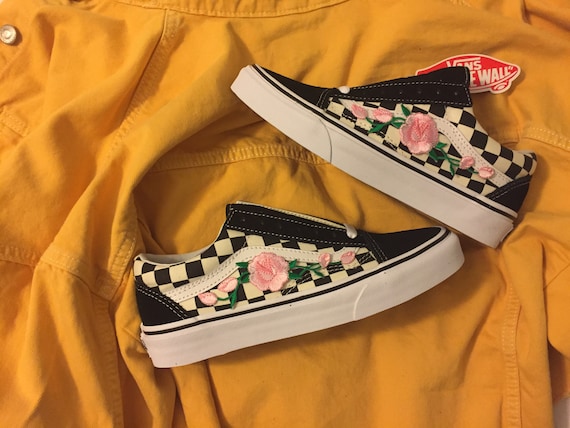 vans rose checkered