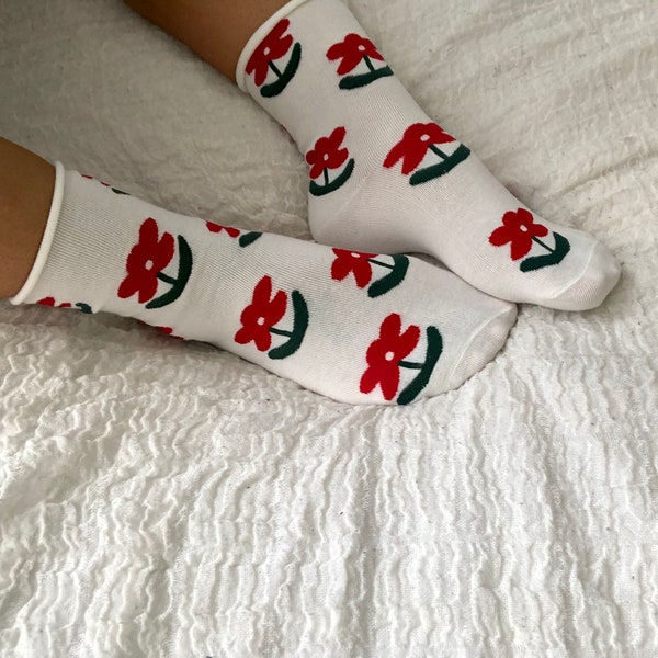 flower socks, yellow socks, cotton socks, cute socks, woman socks, girl socks, gift for her, Christmas gift, swag cutes