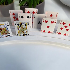 Porta cartas curvo de madera, ideal para niños. Hecho a mano en el Reino Unido.