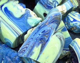 Aurora Blue, sml./med. size uranium slag glass cullet chunk mix, Houze Convex Glass Co.