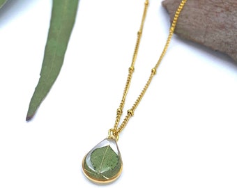 Eucalyptus leaf necklace on satellite chain, real pressed Australian native flowers preserved in resin jewellery