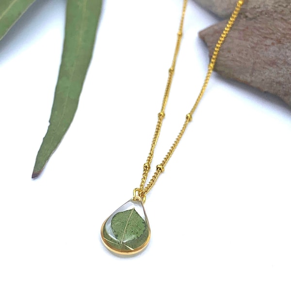 Eucalyptus leaf necklace on satellite chain, real pressed Australian native flowers preserved in resin jewellery