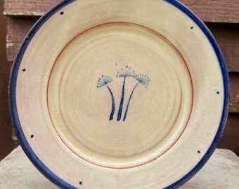 Vintage Judith Rowe Ceramics Eel Pie Island Studio Pottery 7 3/4” Side Plate Cobalt Blue Cow Parsley with spotted rim and border detail
