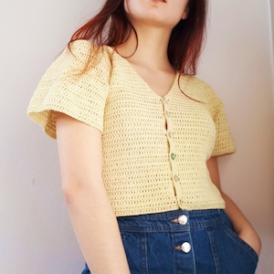 Everyday chilled tee / crochet pattern for a cute loose top / easy beginner friendly crochet T-shirt / simple top diy / crochet tutorial pdf