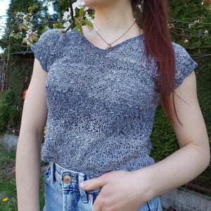 Vivian top PATRÓN CROCHET / camiseta crochet / top lindo y veraniego / crop top para mujer / top cuello v / diseño básico simple / pdf