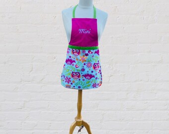 Handmade kids apron with embroidered customization